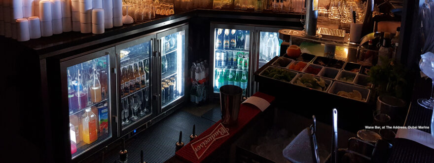 <p style="border: 0px;font-size: 11px;margin: 0px 0px 1.6em;padding: 0px;vertical-align: baseline;font-family: Helvetica, Verdana, Arial, sans-serif"><span style="color: #e3017b"><span style="font-weight: bold">BEHEIZBAREN TÜREN. <br /></span></span>Die vom Benutzer wählbare Türwärme eliminiert die Kondensation an den Glastüren. Heiße Rohre, die um den Schrankrahmen und die Türmittelpfosten verlaufen, erwärmen die Kontaktfläche der Türdichtung. Klinisch, sauber und effektiv.</p>
<div> </div>